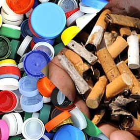 Καπάκια μπουκαλιών και γόπες τσιγάρων